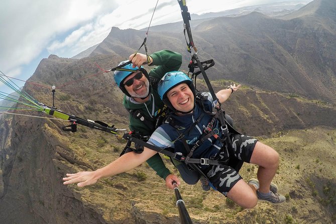 Acro Paragliding Adventure in Costa Adeje with FREE Pickup !! - Landing, photos, and the extra cost