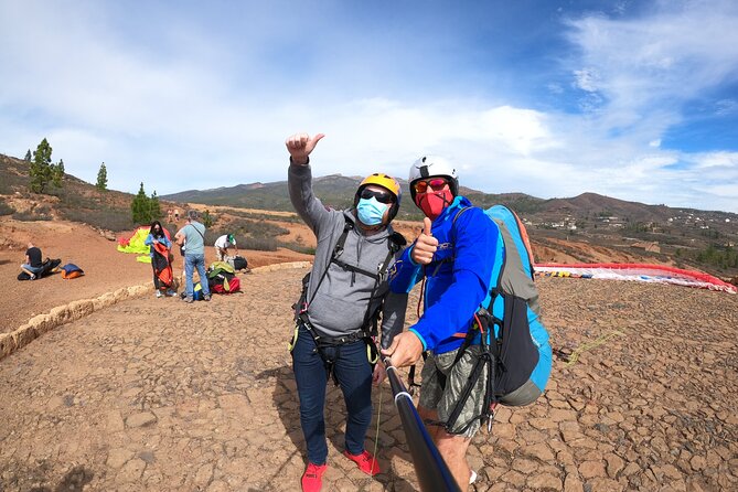 Acrobatic Paragliding Flight with Spanish Champion in Tenerife - Why the small group matters