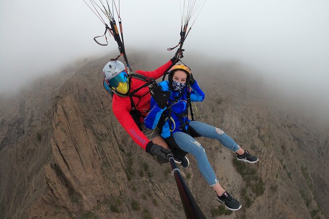 Acrobatic Paragliding Flight with Spanish Champion in Tenerife - Who will enjoy this flight most