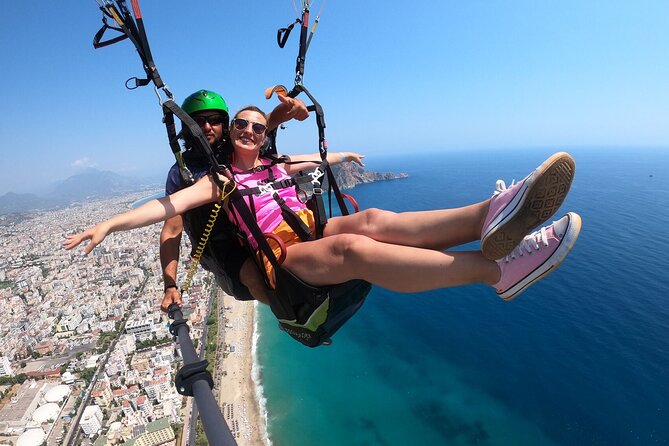 Alanya: Tandem Paragliding Experience - From Cleopatra Beach to the 700-meter launch point