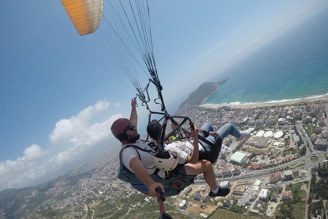 Alanya: Tandem Paragliding Experience - Language support and the briefing