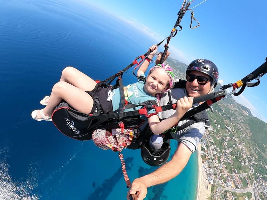Alanya: Tandem Paragliding Flight to Cleopatra Beach - How the staff affects the experience