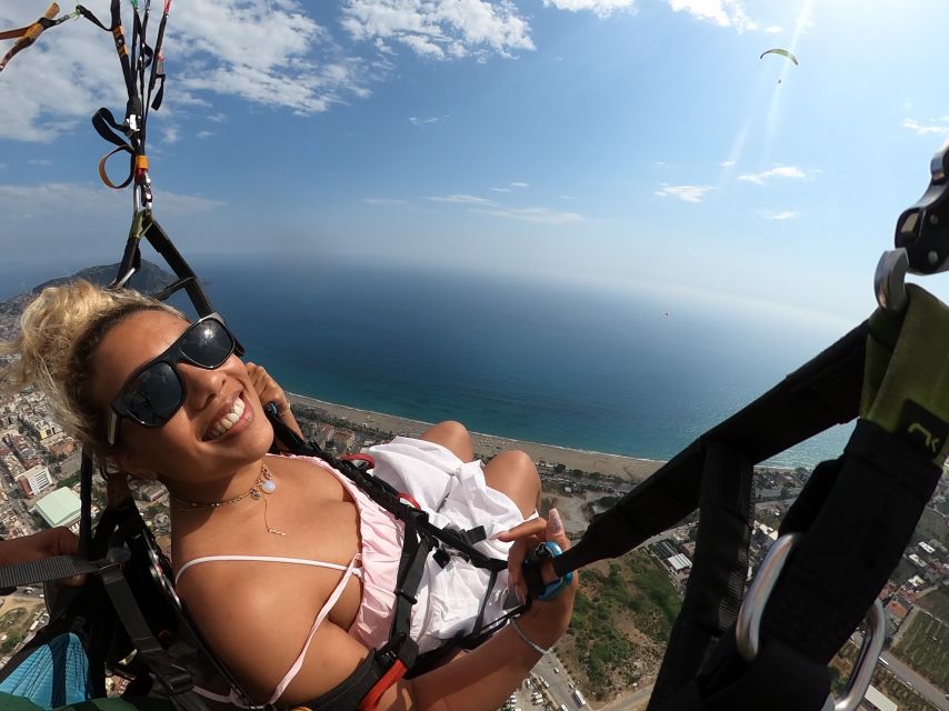 Alanya: Tandem Paragliding Over a Castle and the Sea - A flight built around a beach landing