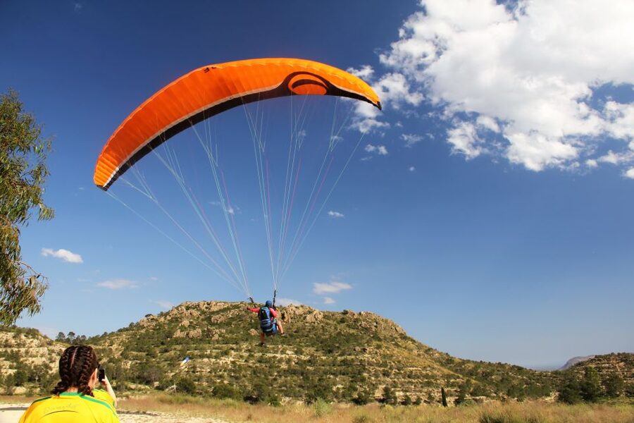 Alicante and Santa Pola: Tandem Paragliding Flight - Mountain Views and Santa Pola Cliffs