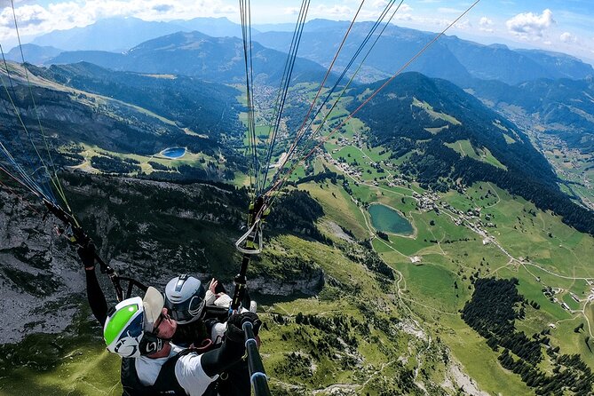 Baptism in Paragliding in La Clusaz - The landing back in La Clusaz