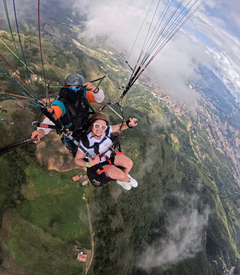 Bello: Paragliding in Medellín - Key points to know before you book