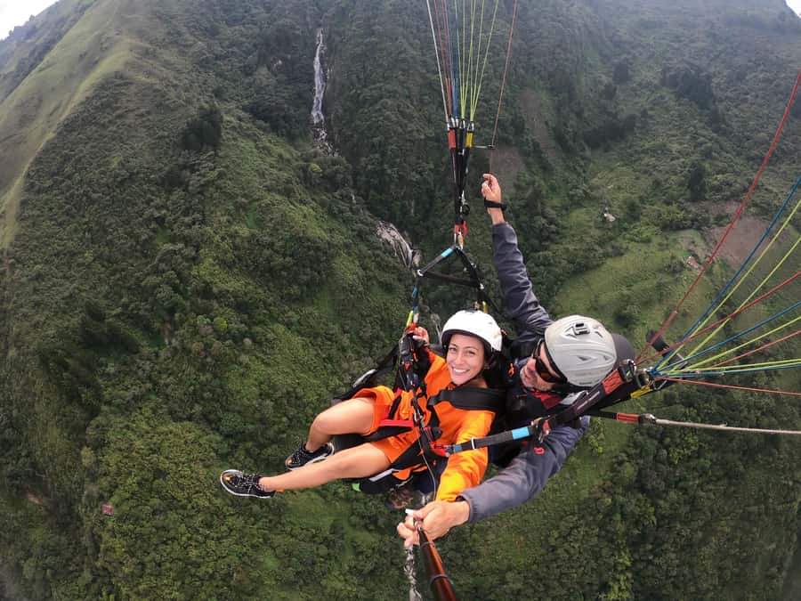 Bello: Paragliding in Medellín - The 15-minute flight over Medellín