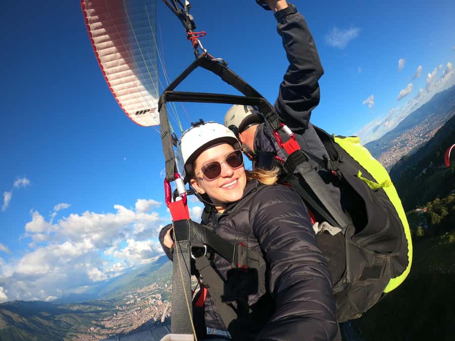 Bello: Paragliding in Medellín - What the three-hour schedule really includes