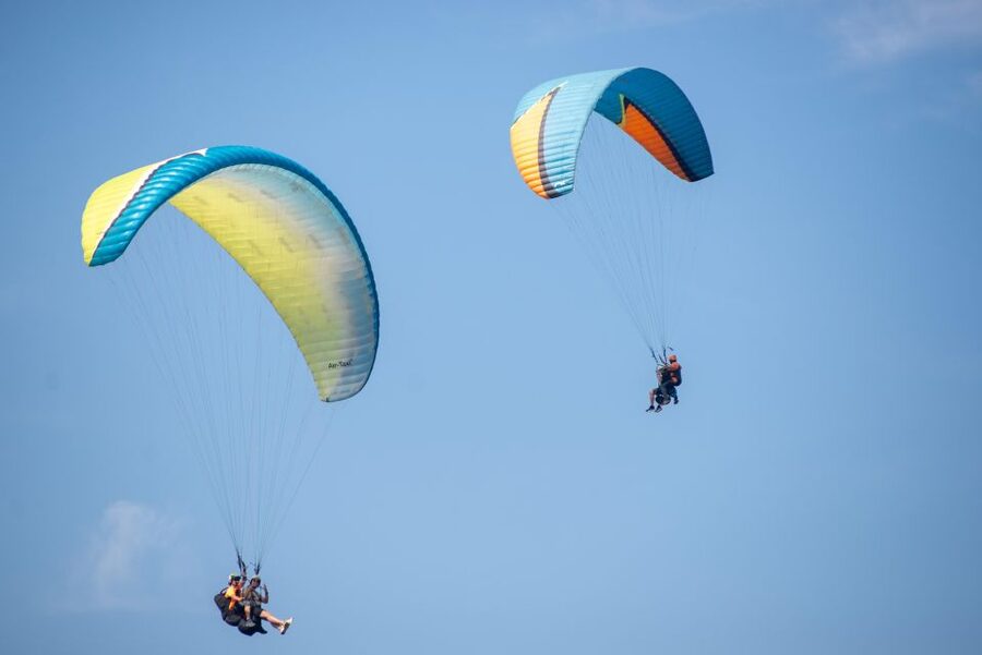 Bilbao: Vuelo en Parapente en la costa de Sopelana y Getxo - Flying Above the Cliffs of Sopelana and Getxo