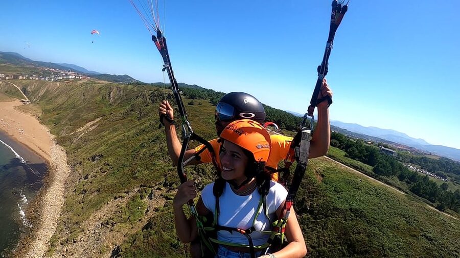 Bilbao: Vuelo en Parapente en la costa de Sopelana y Getxo - The Weather Check Sets the Day