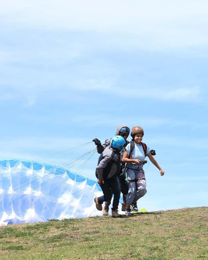 Bogota: Paragliding activity in La Calera with transfers - Who will enjoy this outing most?