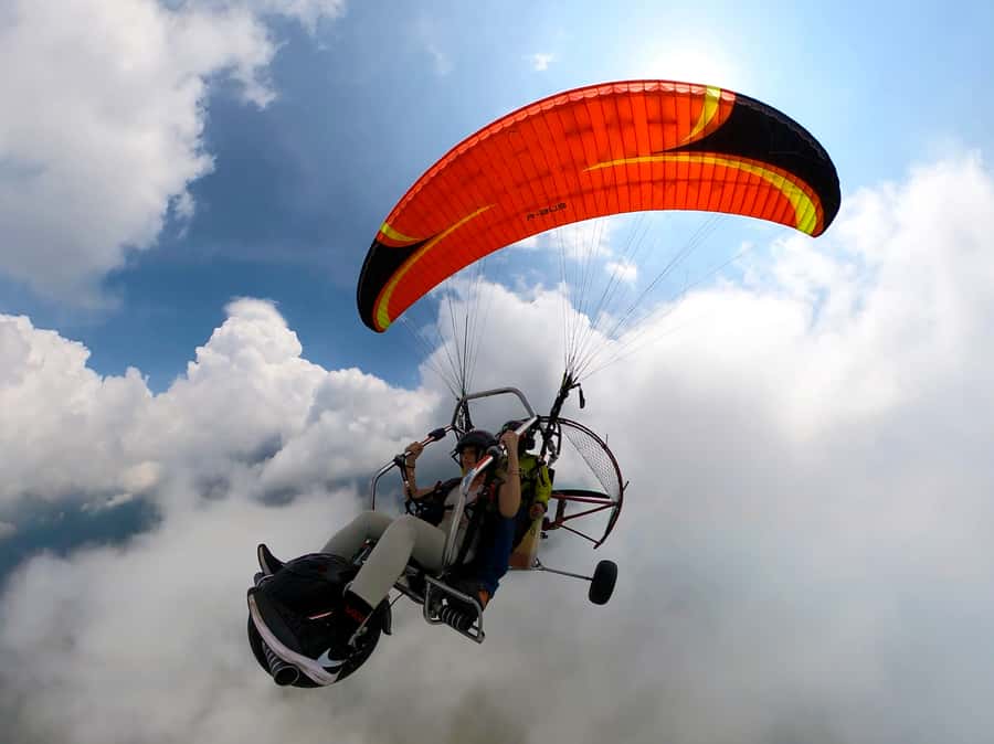 Cali: Paratrike Flight - Paragliding - Getting ready for the tandem flight