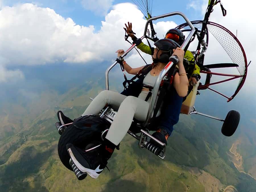 Cali: Paratrike Flight - Paragliding - Landing, photographs, and the end of the outing