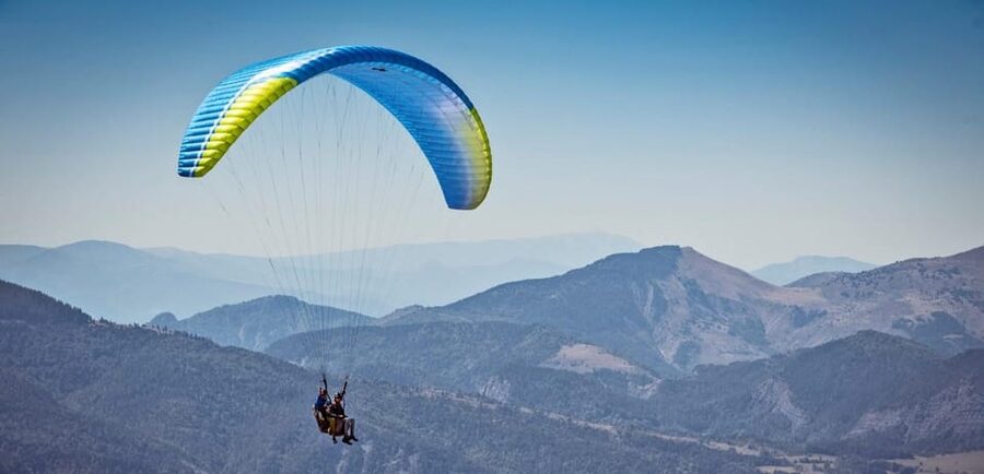 Caminito Del Rey Environment: Tandem paragliding flights - The safety briefing and mountain launch