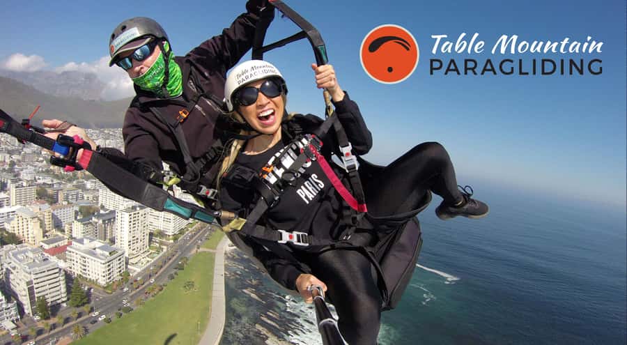 Cape Town: Tandem Paragliding with Instructor - Meeting at Signal Hill and preparing to fly