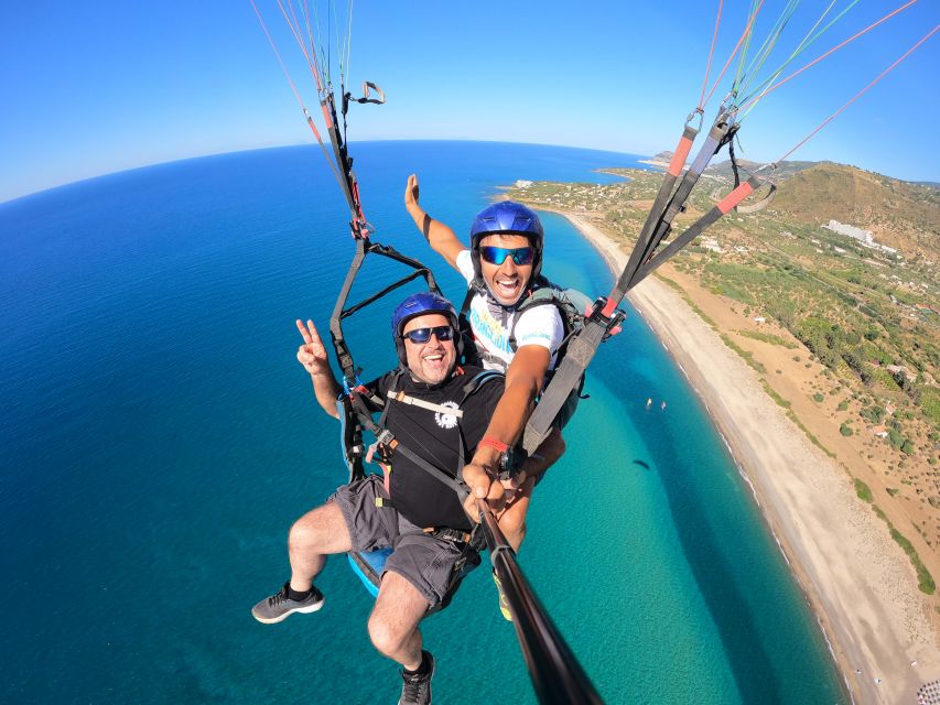 Cefalù: Tandem Paragliding Flight and GoPro13 Video - Landing on Cefalù beach