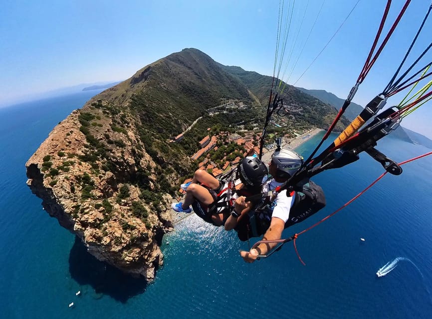 Cefalù: tandem paragliding flight and insta360 video - Taking Cefalù to the sky