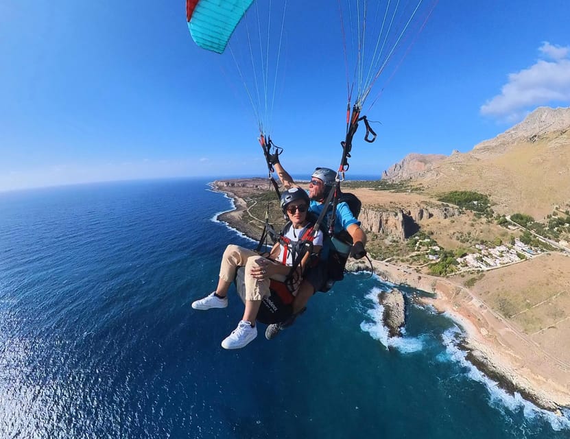 Cefalù: tandem paragliding flight and insta360 video - Who will enjoy this most