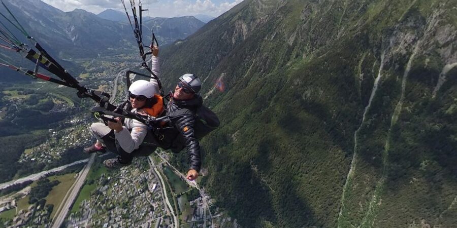 Chamonix: Tandem Paragliding Flight with Mont-Blanc Views - Pilots who make the difference