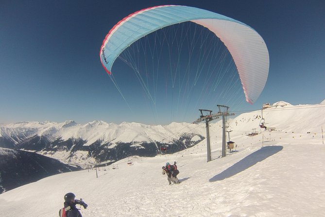 Davos Paragliding Private Tandem Pilot Half Day - The best season and the role of wind