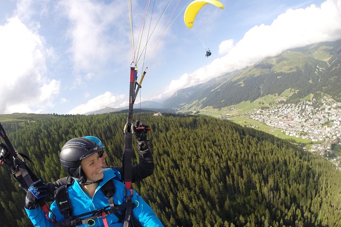 Davos Paragliding Private Tandem Pilot Half Day - Who will enjoy this most