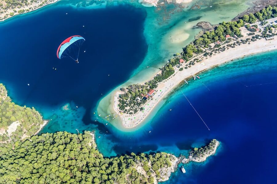 Exciting Paragliding In Fethiye Babadağ - Getting picked up in Ölüdeniz