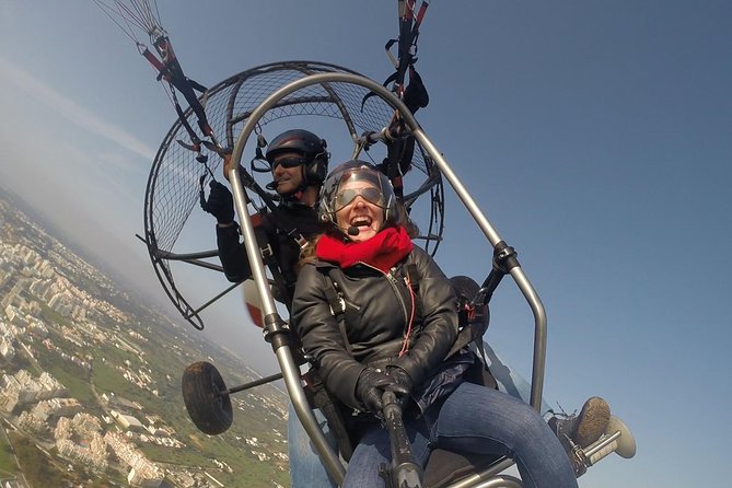 Flight experience over the beach in paragliding/paratrike in the Algarve with video. - From a field near Albufeira to open air