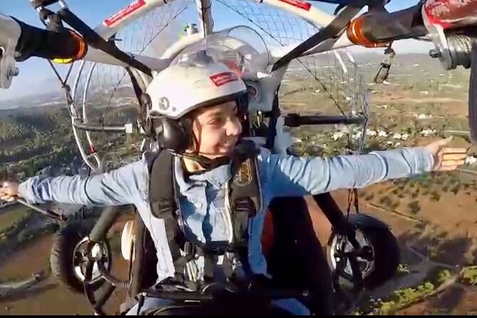 Flights by motor paragliding around Ibiza Island - Who will enjoy this most?