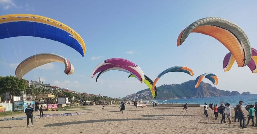 From Antalya/Alanya/Side: Paragliding Adventure - The landing is part of the attraction