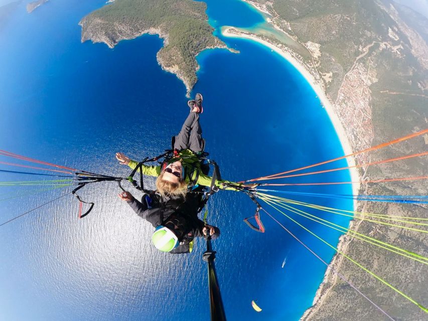 From Fethiye/Oludeniz: Mountain Paragliding Trip with Pickup - What the tandem flight feels like