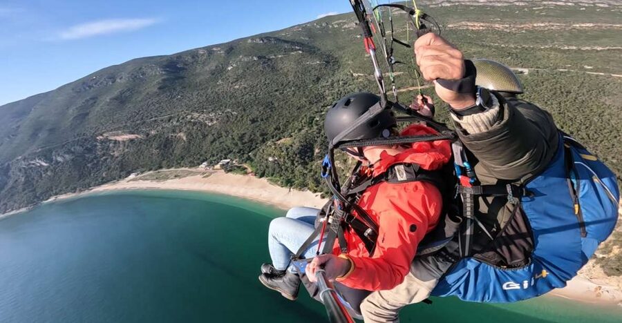 From Lisbon: Paragliding Pack (Flight+Video+Transportation) - Fonte da Telha, Bicas Beach, and Arrábida from above