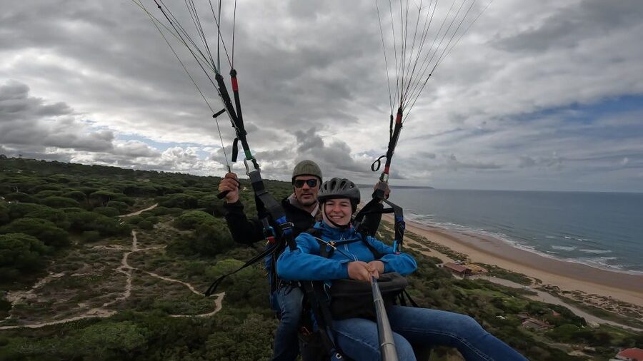 From Lisbon: Paragliding Pack (Flight+Video+Transportation) - Who will enjoy this experience most