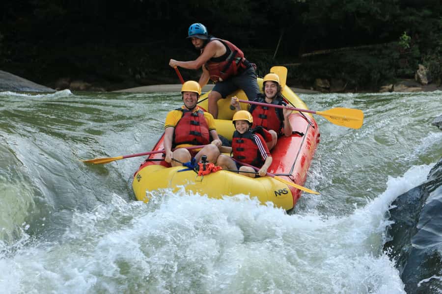 From Medellín: Paragliding and Rafting Combo Tour - A 25-minute flight above waterfalls