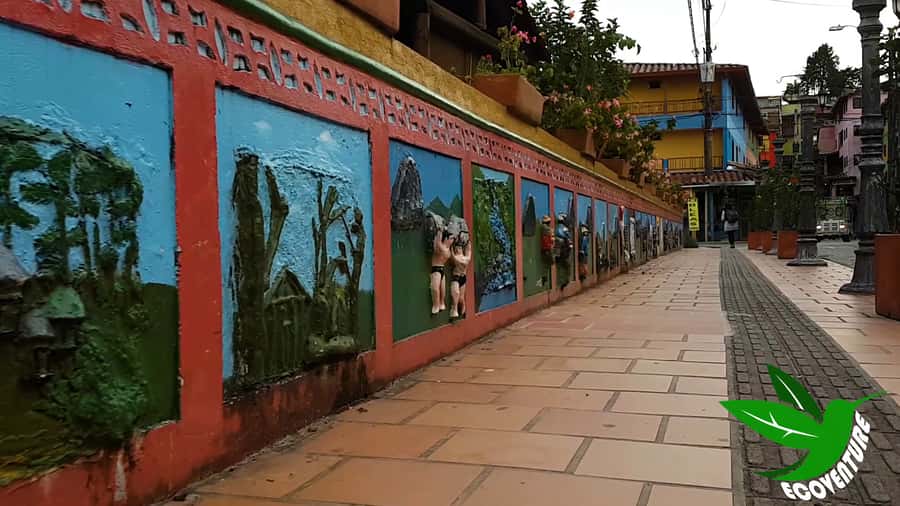 From Medellín: Paragliding Flight and Guatape Tour - Guides and the private-group advantage