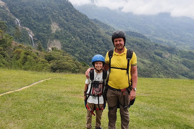 Fun RAFTING + Awesome PARAGLIDING over giant waterfalls from MEDELLIN - Why the private format adds value