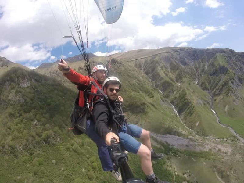 Georgia: Paragliding tandem flight in Gudauri with video - GoPro video and the memory of the flight
