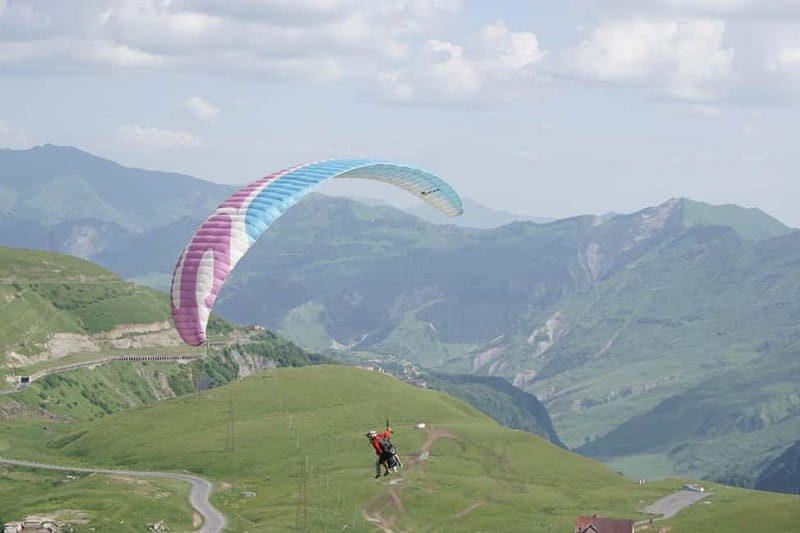 Georgia: Paragliding tandem flight in Gudauri with video - What a 40-minute flight feels like