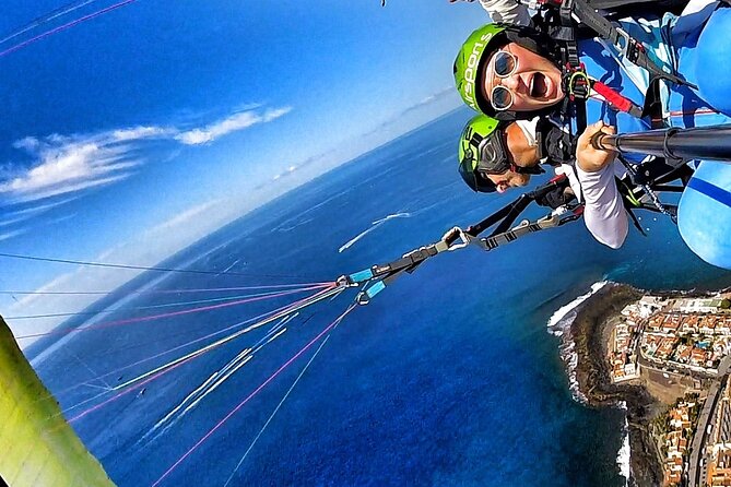 GOLD paragliding flight including videos/photos, t-shirt and a bottle of Cava - The beach landing is a bonus, not a promise