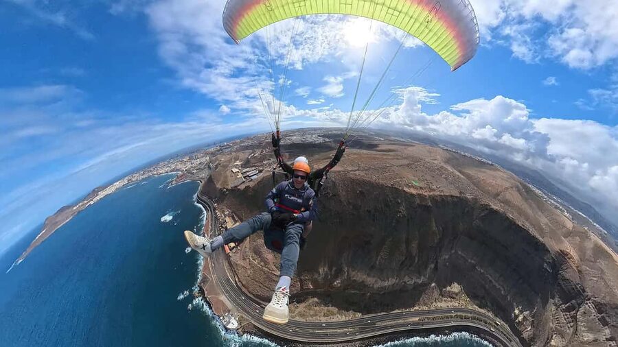 Gran Canaria: Paragliding Flight & Banana Plantation Tour - A tandem flight over cliffs and bays