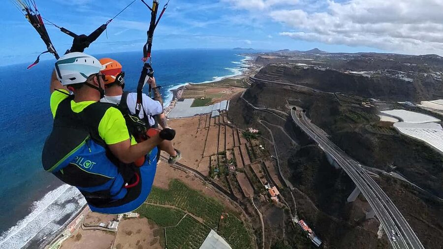 Gran Canaria: Paragliding Flight with Tapas & Pickup - Who will enjoy this most