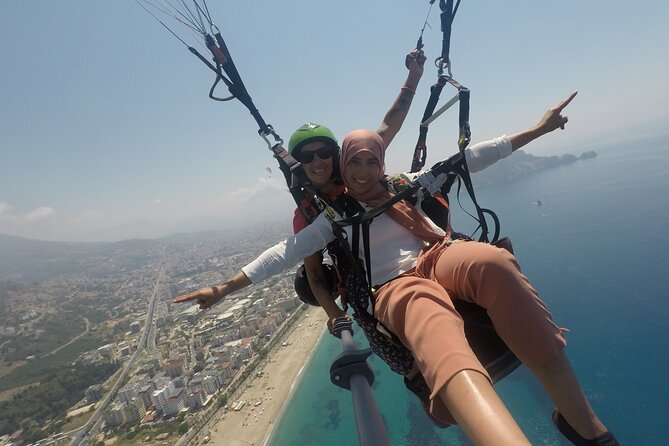 Halal Tandem Paragliding With Licensed Woman Pilot in Alanya - The flight itself and the woman-led approach