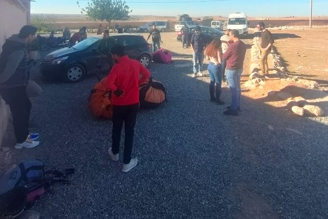 Half-Day Paragliding in Marrakech and Atlas Mountains - Meeting the Pilots and Preparing to Launch