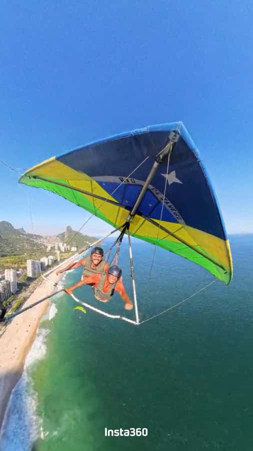 Hang gliding flight in Rio de Janeiro - From Pedra Bonita to São Conrado Beach