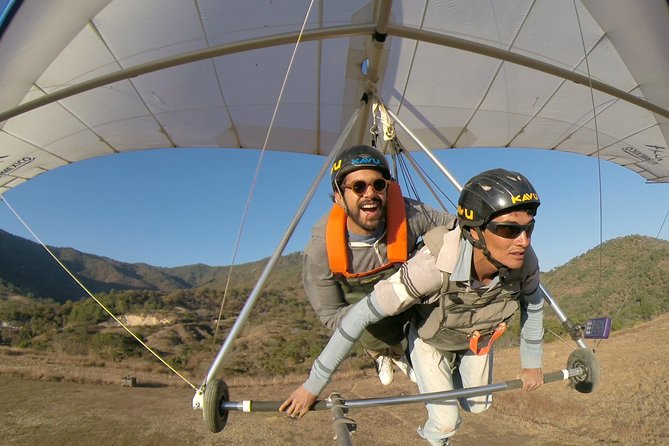 Hang gliding in Valle de Bravo - Flying Around El Peñon for 30 Minutes