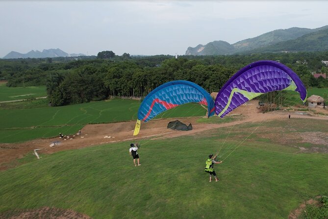 Hanoi Paragliding COMBO: Tandem paraglide + course (full-day) - From Hanoi to Luong Son by 8:00