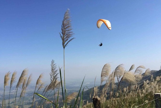 Hanoi Sky Tour: Paragliding - From Hanoi Streets to the Mountain Launch