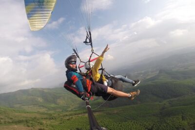 Hanoi Sky Tour: Paragliding