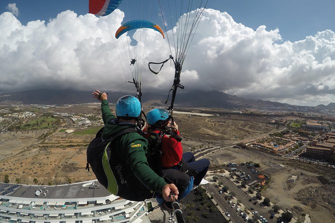 High Performance Paragliding Tandem Flight in Tenerife South - A 25-minute flight with Tenerife below