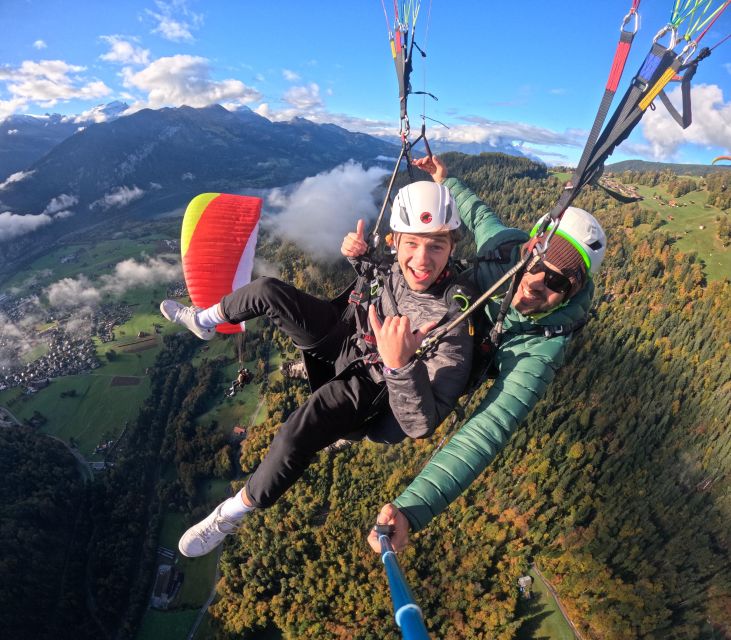 Interlaken: Paragliding Tandem High Flight - The launch and the first minutes in the air