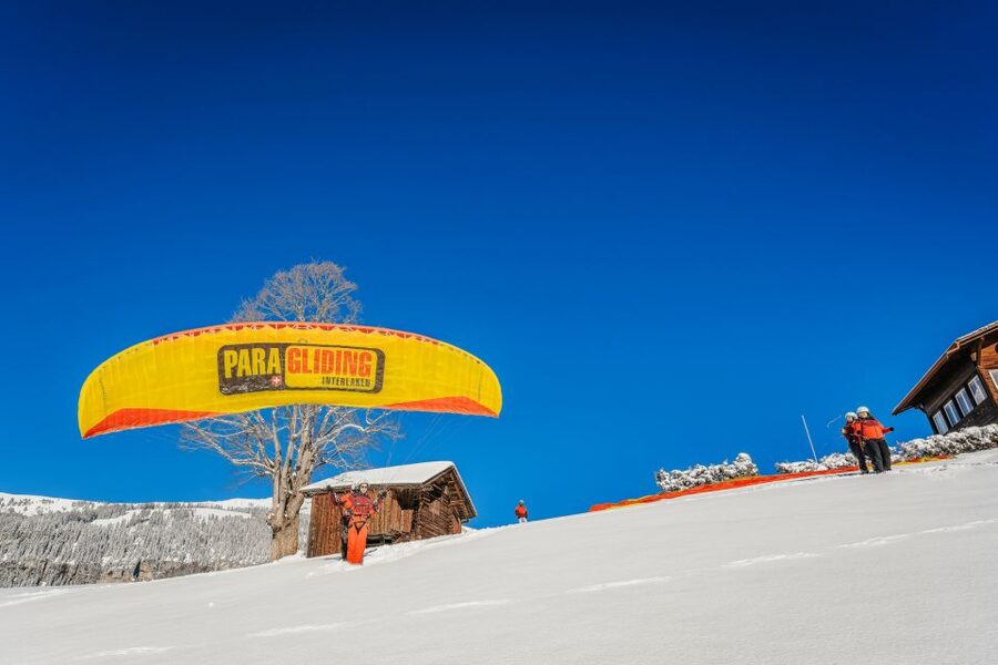 Interlaken: Tandem Paragliding Flight - Weather, clothing, and the best time to go